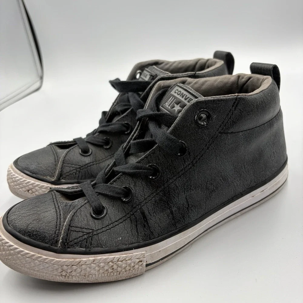 Converse Boys Sneakers All‎ Star  Black High-Top Leather Size 2.5